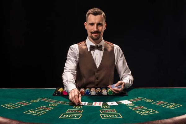 Reviewing Premium Baccarat Rooms at the best online casino sites Singapore for Table Gamers